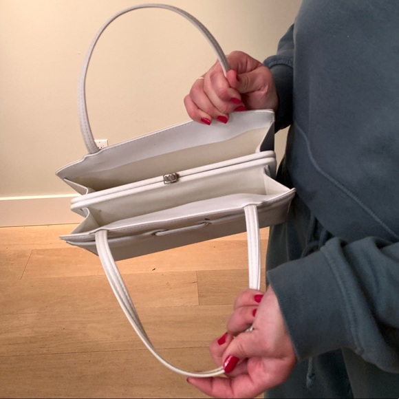 PERFECT White Bag - Picture 3 of 4